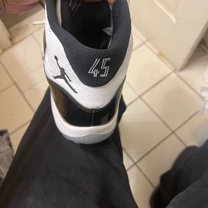 I am trying to sale the shoes